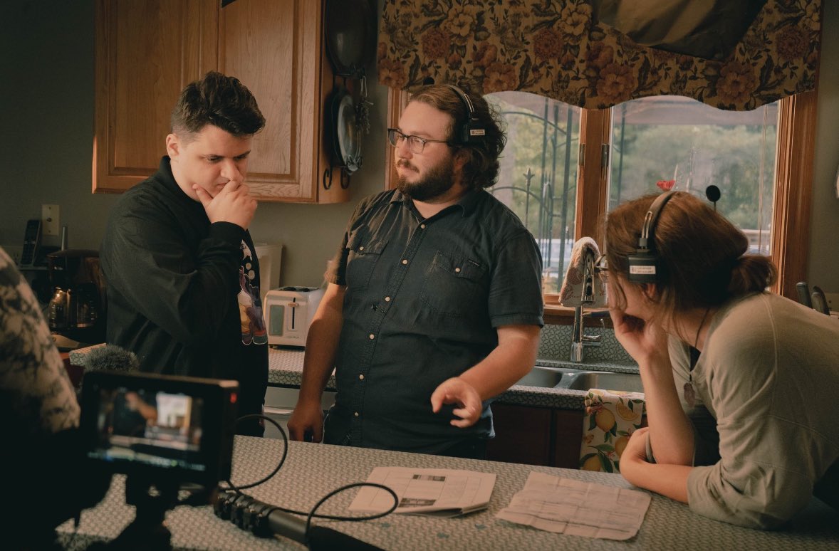 (behind-the-scenes)

behind-the-scenes photos from the film shoot for Chapter 4's opening sequence‼️

#poppy #PoppyPlaytimeChapter4 #PoppyPlaytime #huggywuggy #kissymissy