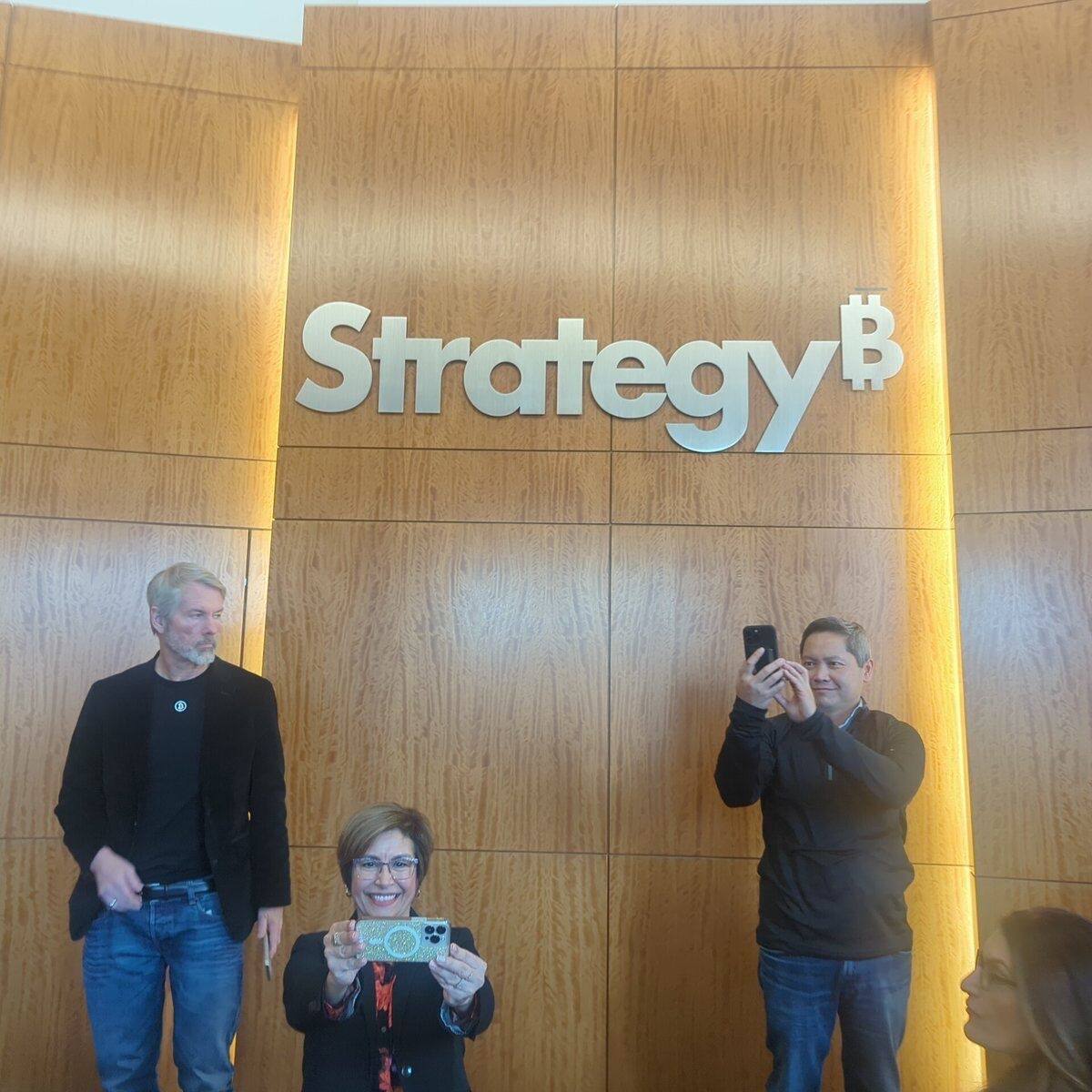 Kylechasse's tweet image. 🔥 STRATEGY’S REBRAND IS ALREADY UP ON THEIR OFFICE BUILDING!

NO TIME WASTED—THE SHIFT IS REAL!

🚀🚀🚀