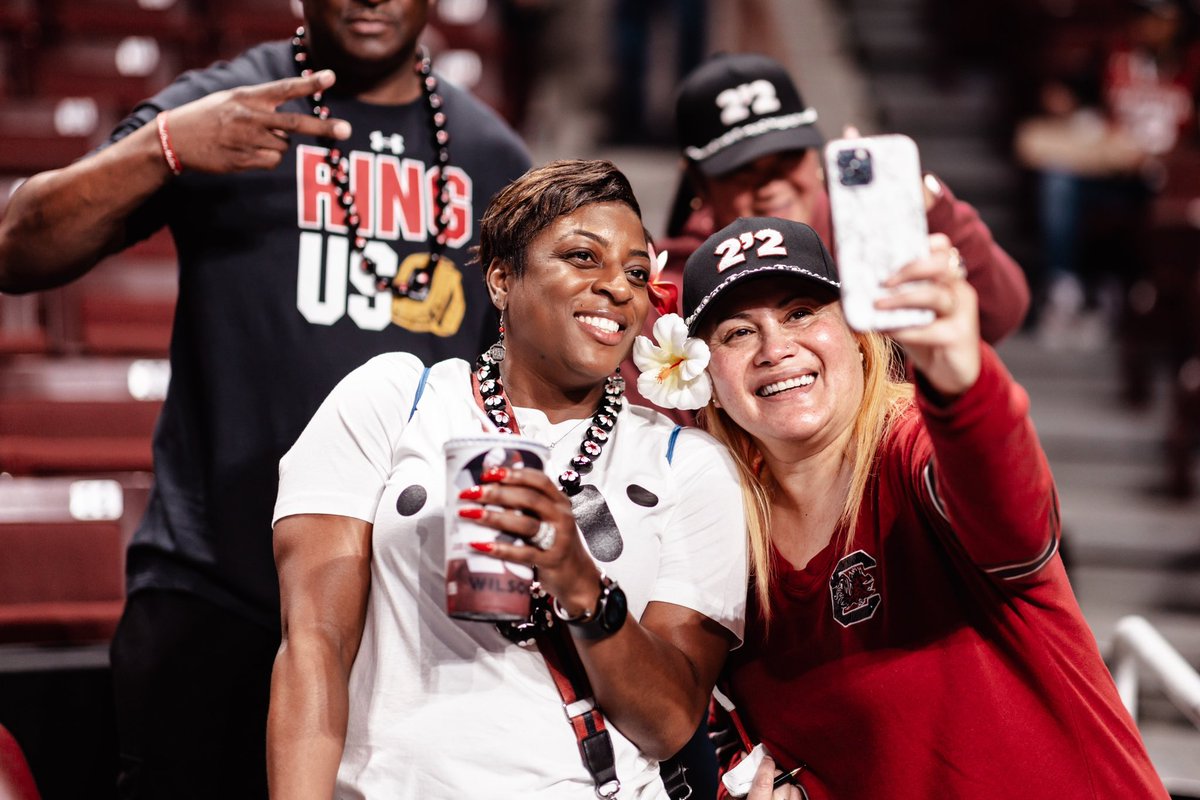 SuccessBrands's tweet photo. On Feb 2nd, 1000 FAMS received a stylish 2'2 hat in honor of A'Ja Wilson's jersey retirement for the South Carolina @GamecockWBB! 🏀✨ These caps feature a fabulous chain-style design with a chenille logo number, tying in A'Ja's love for pearls! https://t.co/y3oRA8F3NO