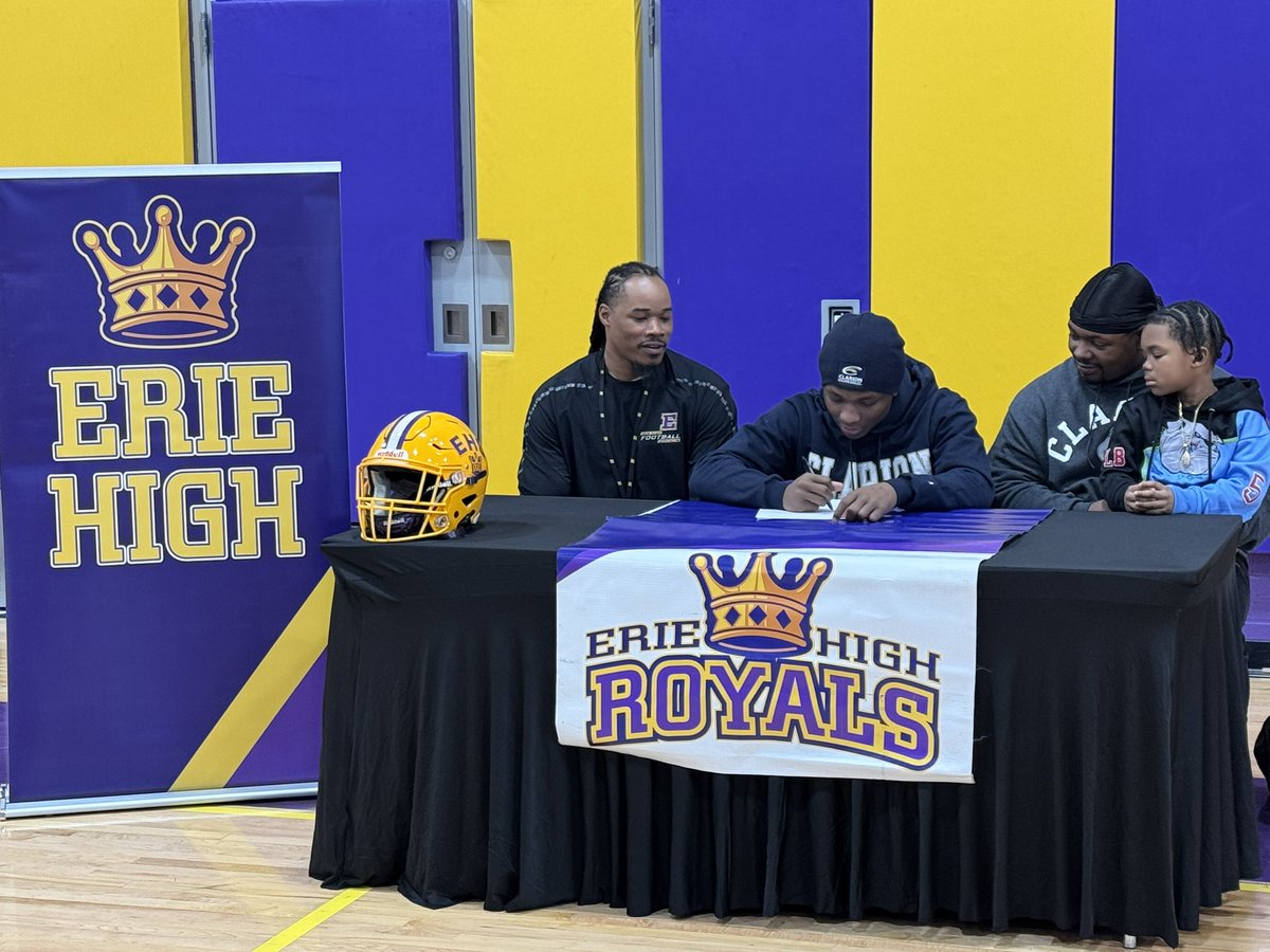 ETNreisenweber's tweet photo. Signing Day at Erie High! https://t.co/cJCe5UwKRF