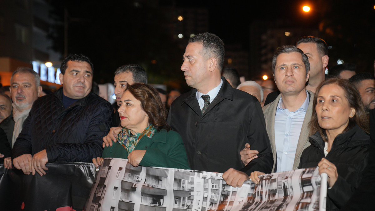 Oyatekin01's tweet image. 6 Şubat depreminin 2. yılında kaybettiğimiz vatandaşlarımızı anmak için düzenlenen yürüyüşe Genel Başkan Yardımcılarımız, Parti Sözcümüz, Grup Başkanvekilimiz, PM Üyelerimiz, Milletvekillerimiz, İl Başkanımız, Belediye Başkanlarımız, İl ve İlçe Örgütlerimiz ile birlikte katıldık.…