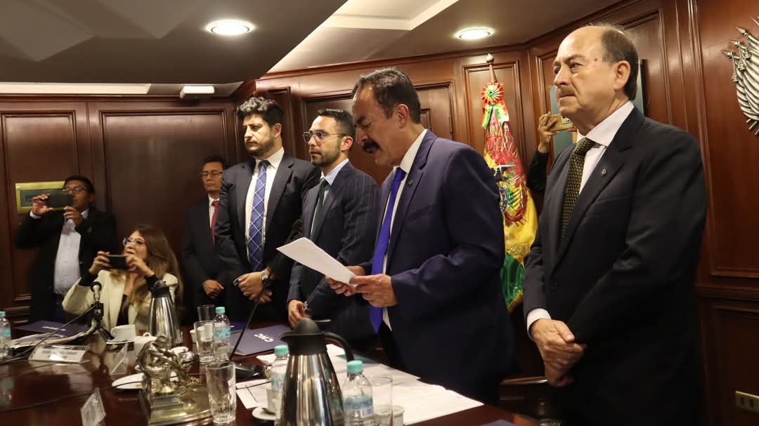 El viernes 20 de diciembre de 2024, se llevaron a cabo las elecciones para elegir la Nueva #Directiva de la Cámara Nacional de Comercio CNC - Bolivia 🇧🇴
#CNCEnAccion
#LíderesEmpresariales