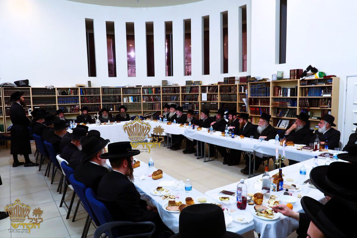 HQSatmar's tweet photo. Satmar Grand Rebbe Aron conducted at the @chabad house of Rabbi Arik Denebeim's @jewishps in #PalmSprings #California the 99th #Yahrtzeit Tish in memory of his grandfather Rabbi Chaim Zvi Teitelbaum OBM Sigeter Rav, author of “Atzei Chaim” (1880-1926) interred in #Sighet #Romania https://t.co/BoMHFOXmKF