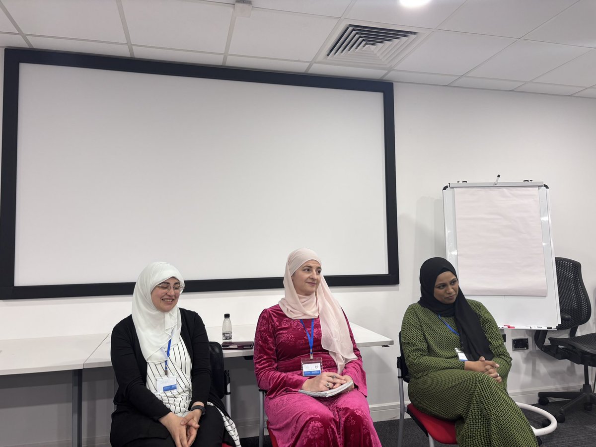 Fantastic panel at <a href="/digibritislam/">Digital British Islam</a> with <a href="/drisdawood/">Iman Dawood</a> on online salafi dawah, Sofia Tsourlaki on reform Islam in digital spaces and <a href="/HafzaIqbal1/">Hafza Iqbal</a> on the possibility of a digital murshid-murid relationship.