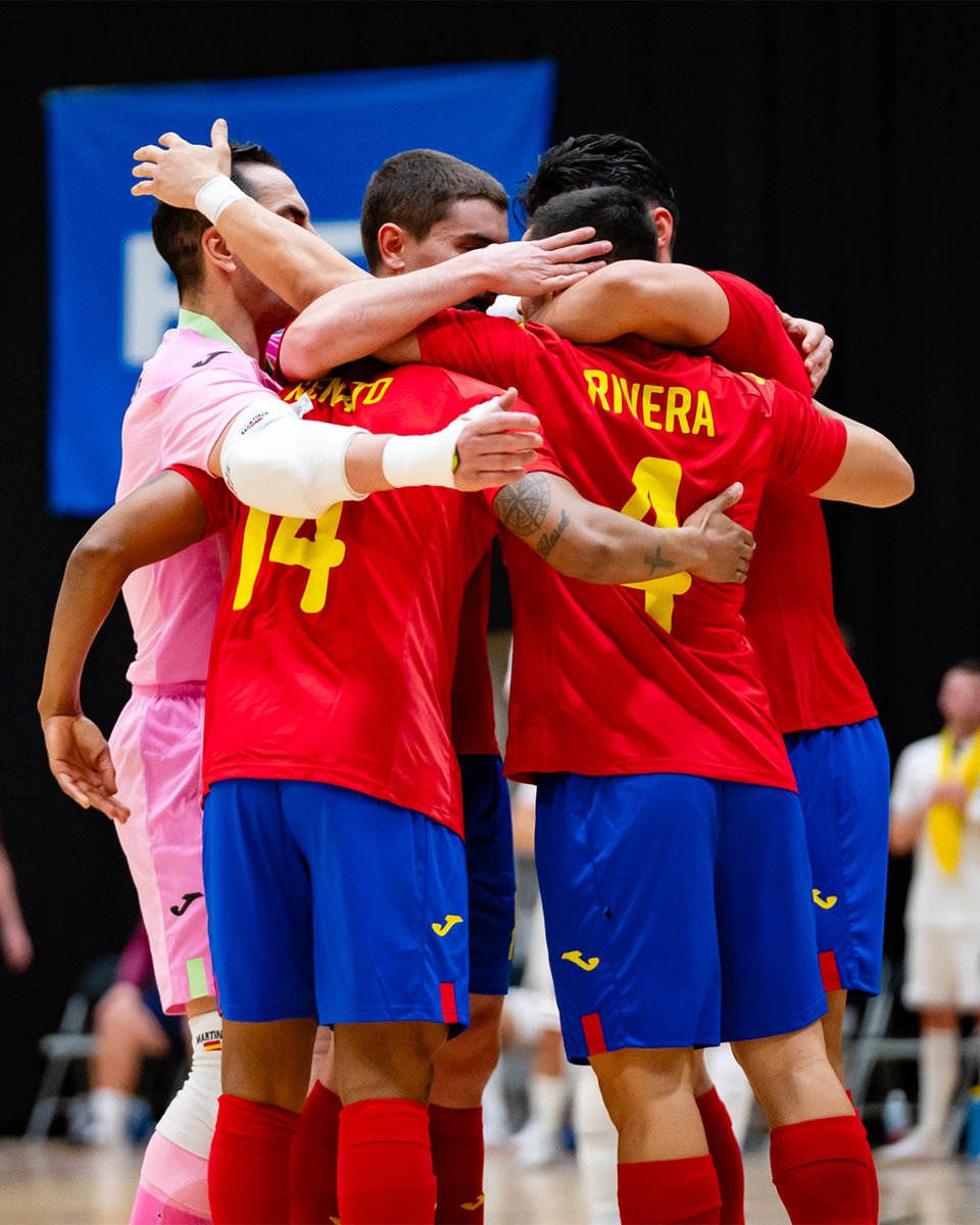 UEFA Futsal (@uefafutsal) on Twitter photo Six of the best for table-topping Spain 🇪🇸
Can anyone stop them? 👀
#FutsalEuro | <a href="/SEFutbol/">Selección Española Masculina de Fútbol</a> Six of the best for table-topping Spain 🇪🇸
Can anyone stop them? 👀
#FutsalEuro | <a href="/SEFutbol/">Selección Española Masculina de Fútbol</a>