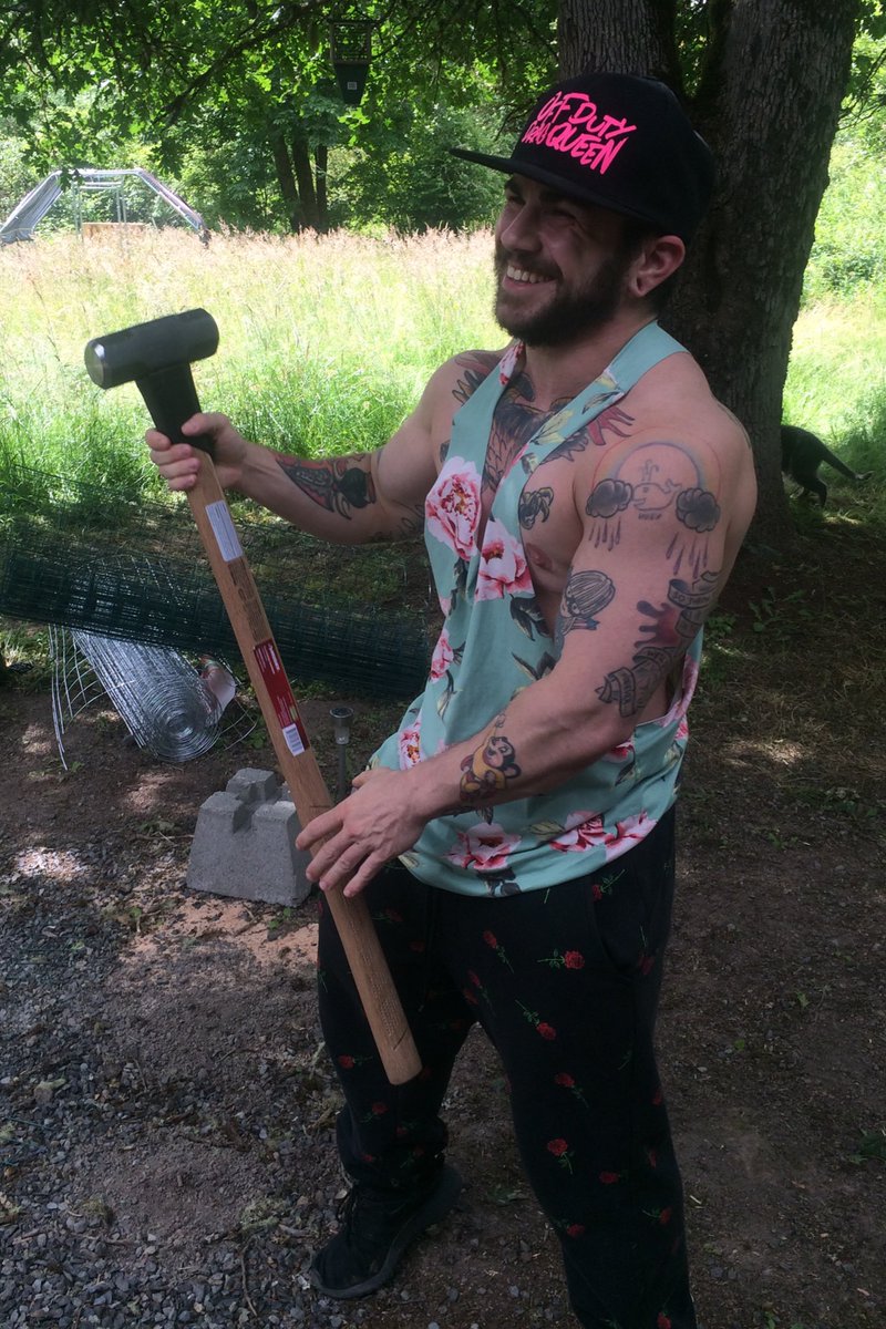 trans dude with a c🐓ck (@transjabroni) / Posts / X