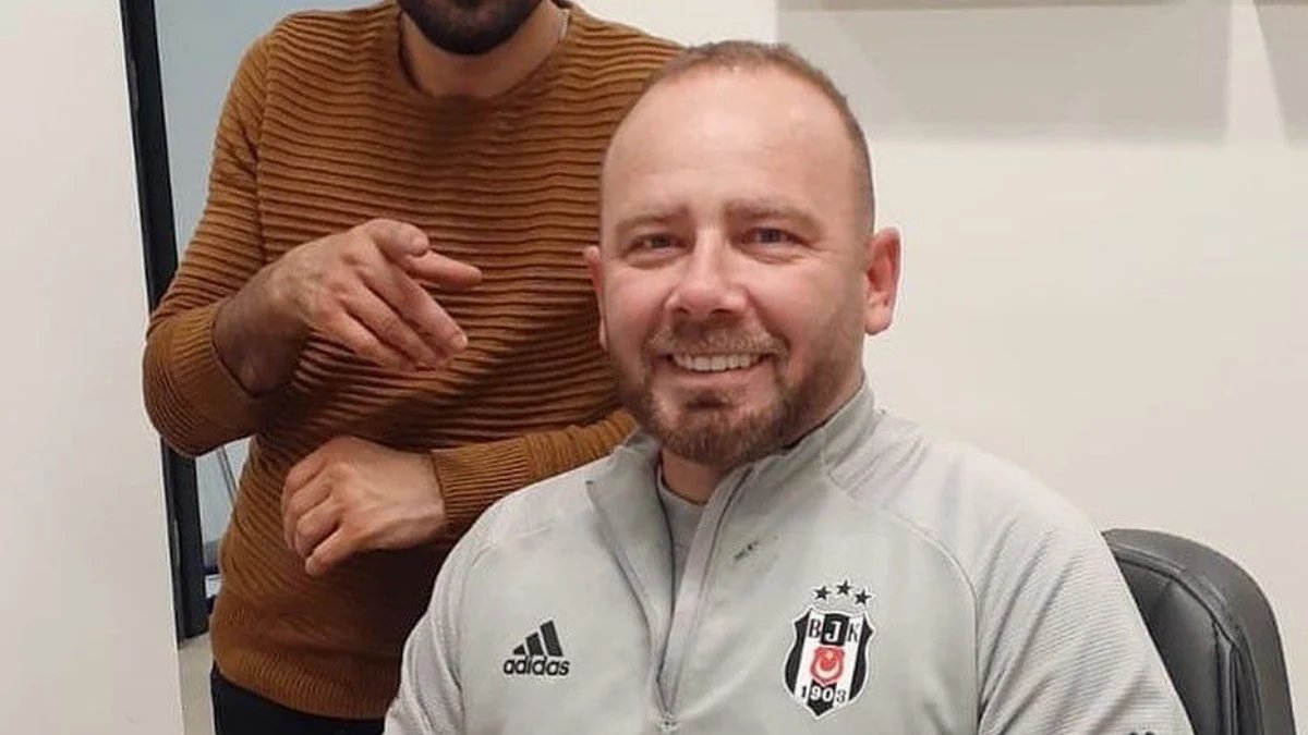 Değerli Beşiktaşlılar

Sergen Yalçın hocamızın değerli kardeşi Gürsoy Yalçın'ın vefat haberini üzülerek öğrenmiş bulunmaktayız. Merhuma Allah'tan rahmet, kederli ailesine, sevenlerine ve yakınlarına başsağlığı dileriz.