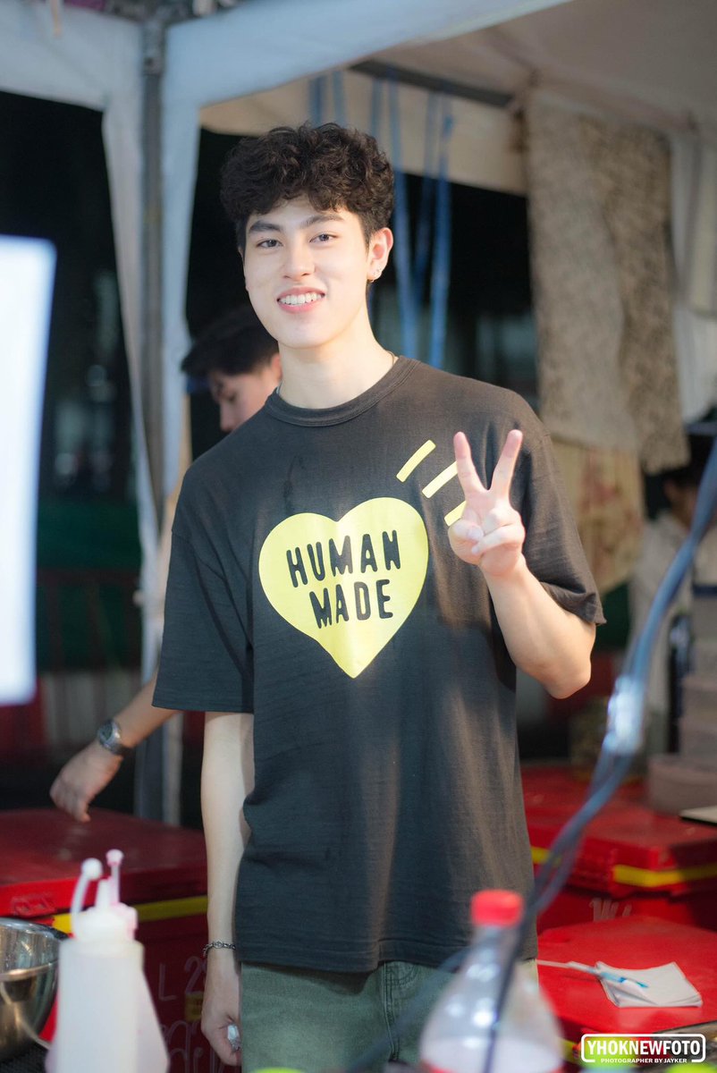 kusexyboy's tweet photo. โอ๊ โอ้เอ๋ว...โอ๊ใจ 💚🍧🧊🍌🍉
📍พิกัด : บูท M83 โซนนิสิต | โอ๊ว โอ้เอ๋ว
-ปริ๊นต์
IG : saroot.p
#เศรษฐศาสตร์ #บัณฑิต #KU80 #KUSEXYBOY #เกษตรแฟร์ #KasetFair2025 #เกษตรแฟร์68 #ใครไม่แฟร์เกษตรแฟร์ #พ่อค้าแซ่บเกษตรแฟร์
©️ Pic : #YHOKNEWFOTO by jaykerj https://t.co/qgSsUduehF