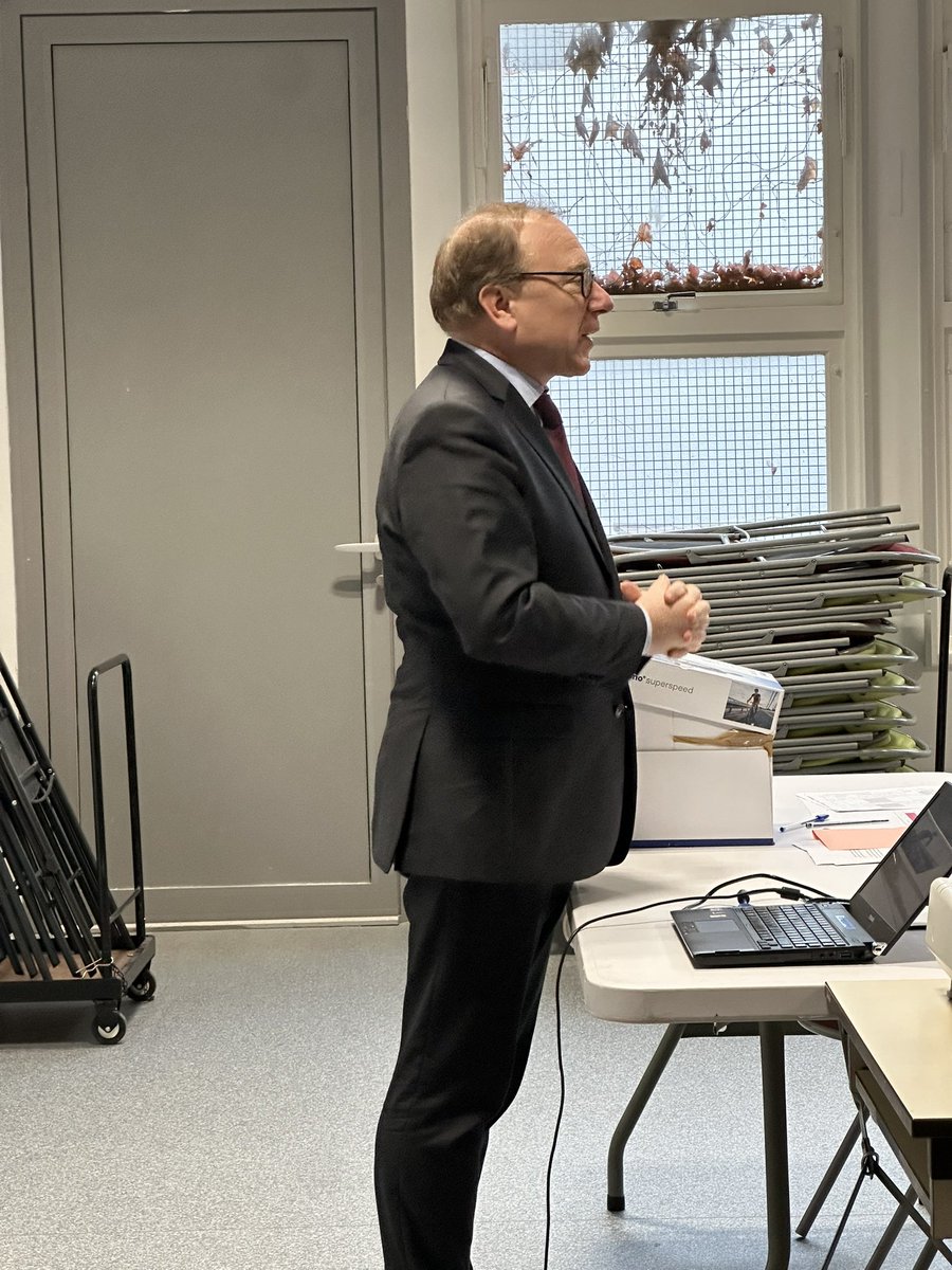 #eloquence à Cachan « L’assertivité, c'est croire en ce que l'on dit »  Bertrand Périer devant les étudiants de la CPGE ENS D1 du lycée polyvalent de Cachan