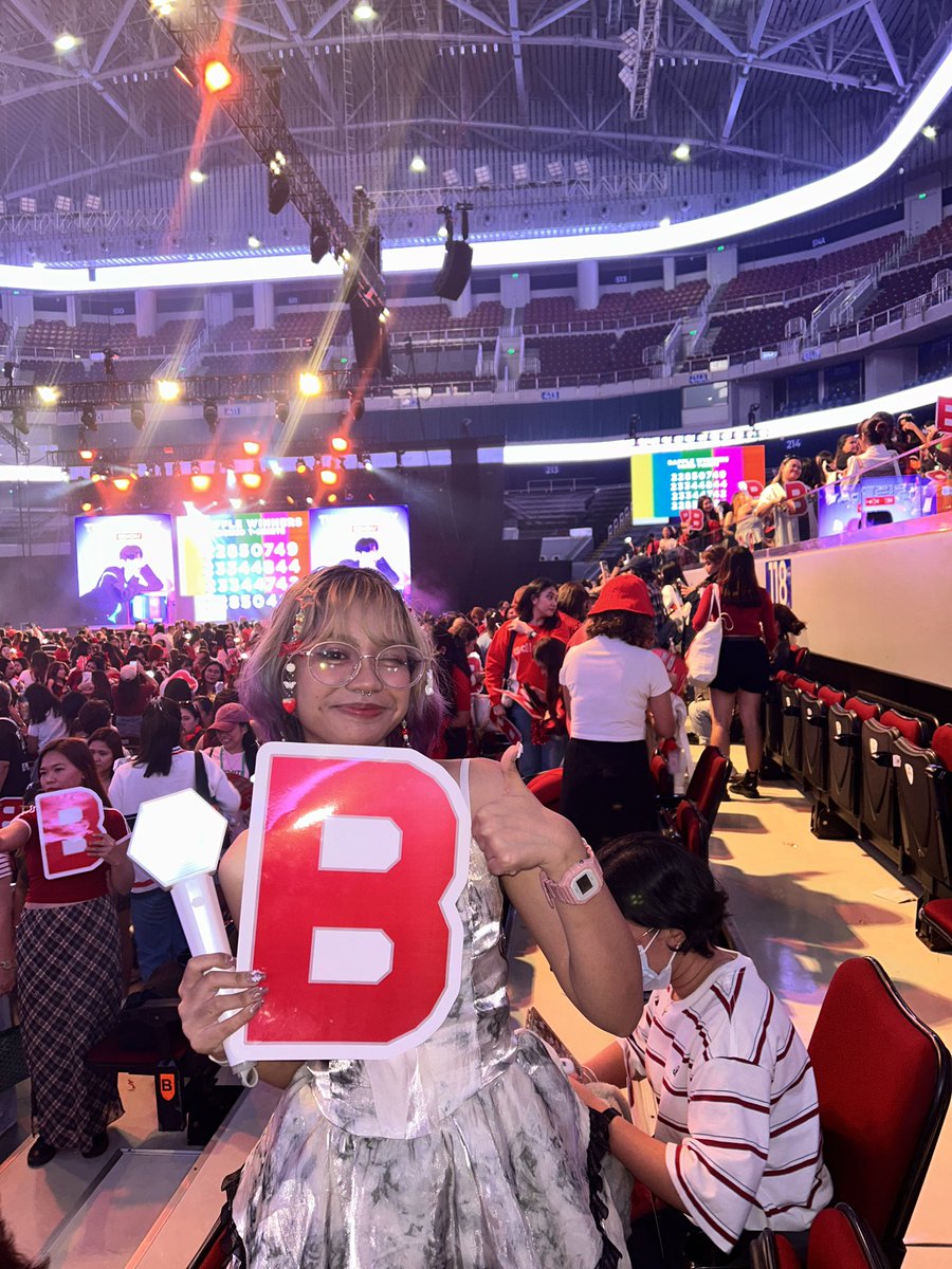 Lycheecos's tweet photo. Some snaps of me from the Fanmeet last weekend!! Finally got a chance to see you Baekhyuniee!! Our Bacon!! https://t.co/HY8Rl1z4hb