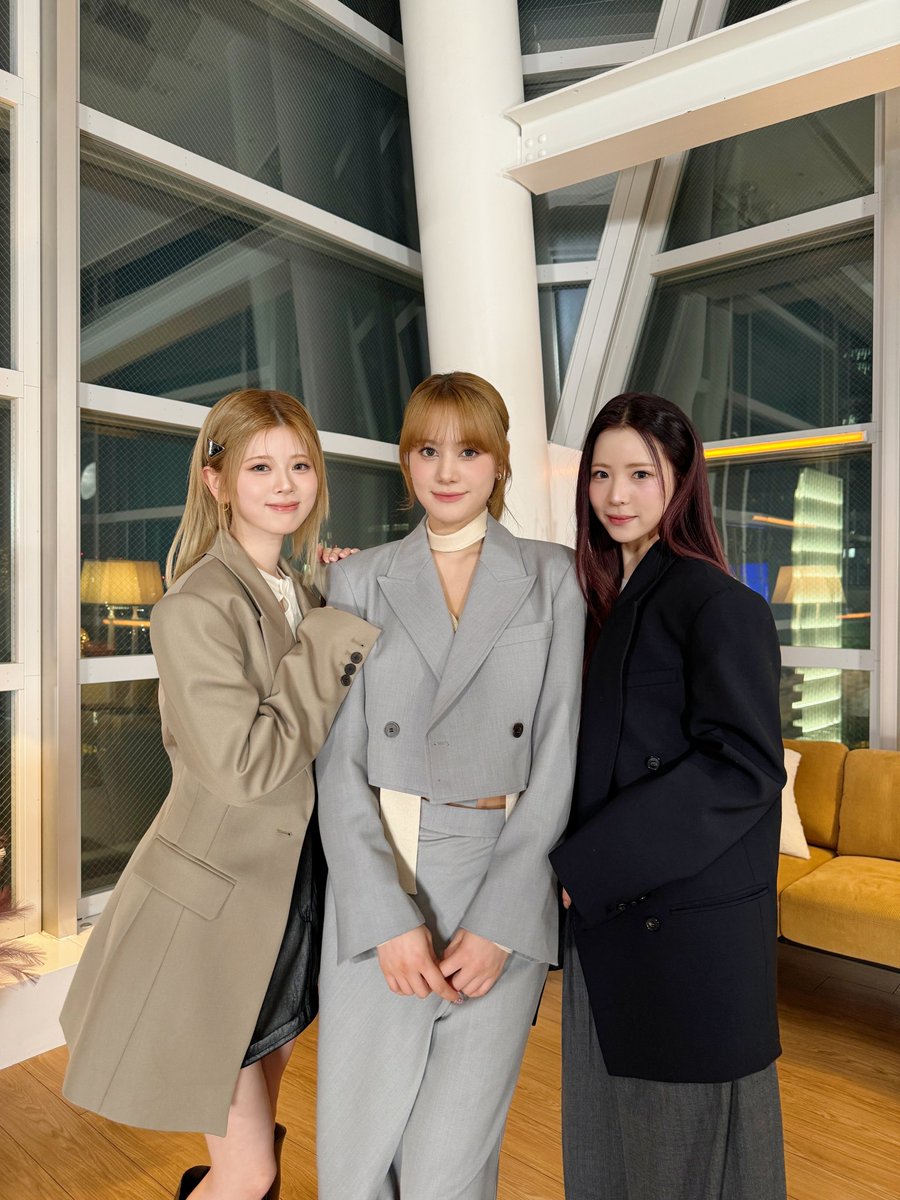 NiziU__official tweet picture