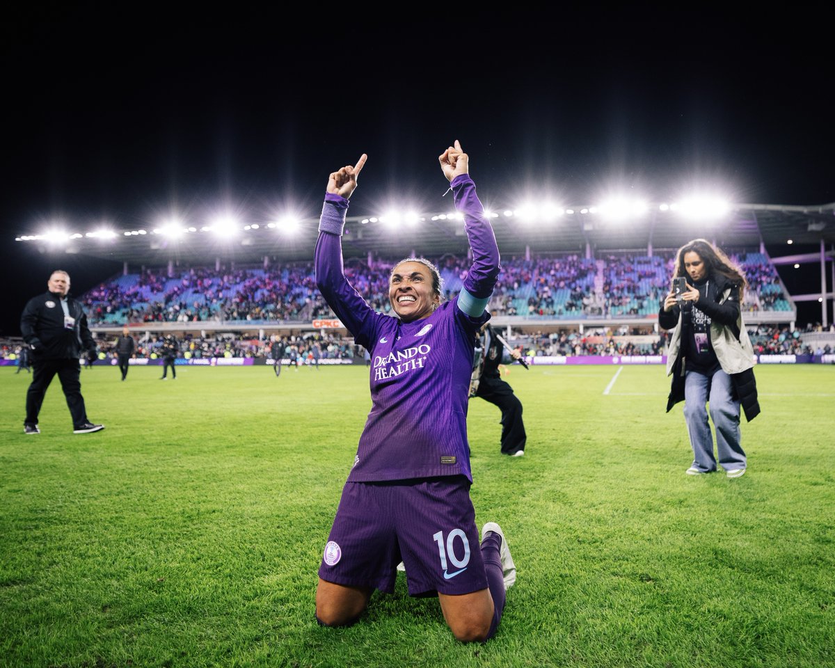 PhotoShelter tweet media