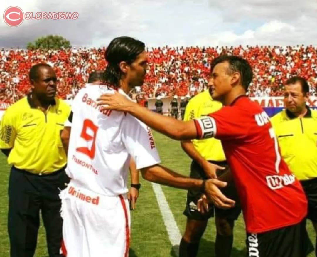 Dois ídolos que nos deixaram cedo demais.

Legal