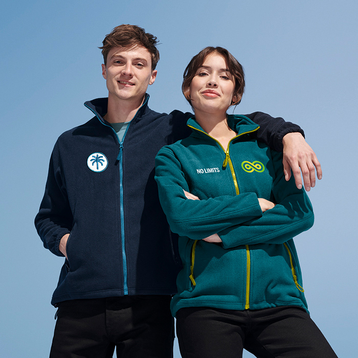 KONFAG's tweet image. Individuelle #softshelljacken / #Fleccejacke

Maßgefertigte Fleecejacke mit Reißverschluss und elastischem Kordelzug im Saum ... 

- Grundfarbe nach Pantone
- Veredelung mit Logodruck
- Reißverschluss und Zipperzug 

#Firmenkleidung oder #Fanartikel 

by KONFAG