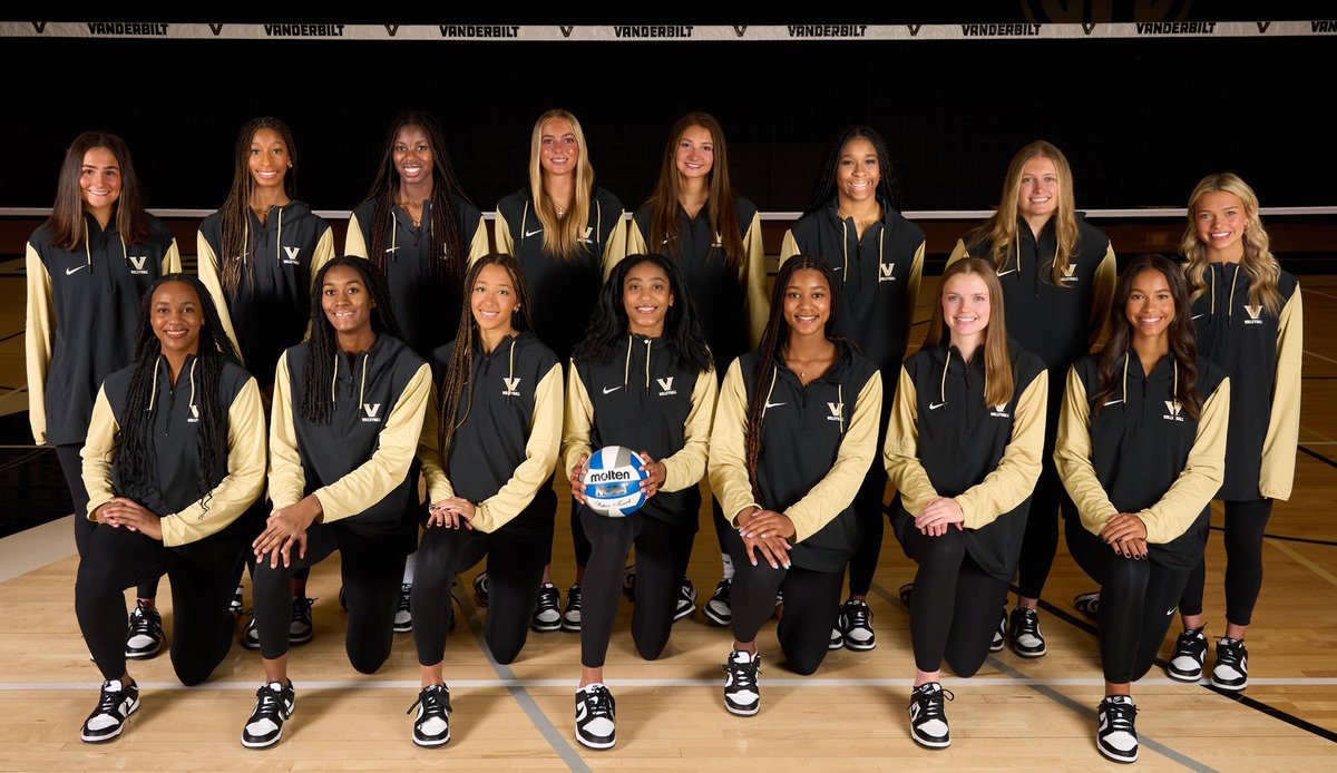 Fearless. Trailblazers. 

Today &amp; everyday we celebrate and empower girls and women in sports 🖤

#AnchorDown