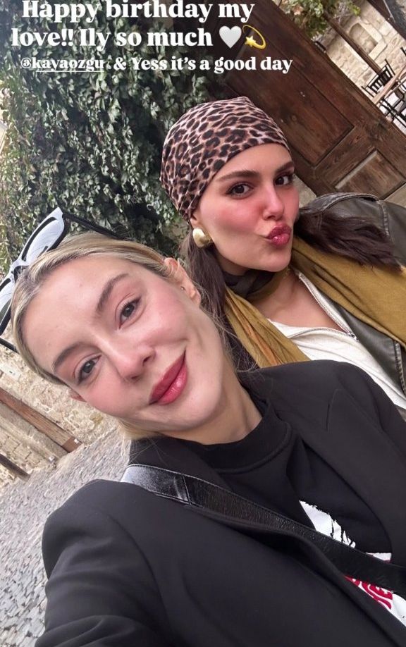 yorumcup1's tweet photo. Mutlu Yaşlara Özgüm🎂

#ÖzgüKaya | @ozguukaya https://t.co/INqdgOYvd3
