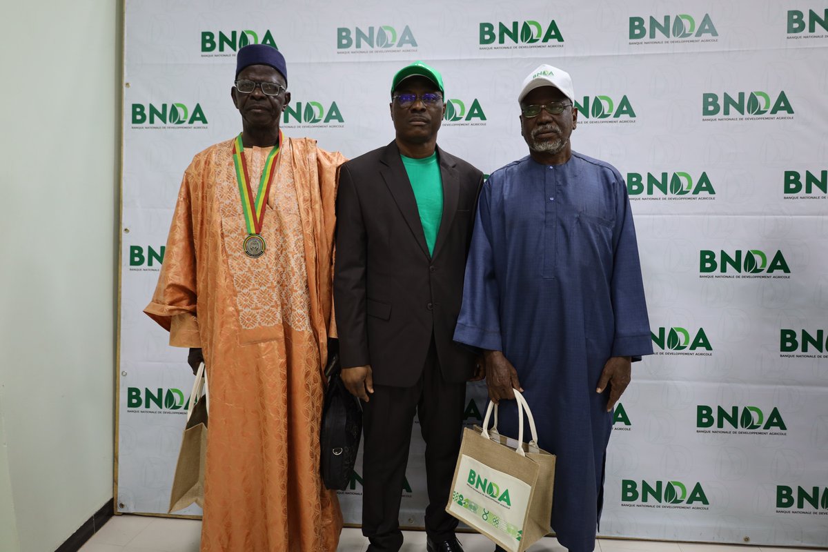 BNDA_Mali's tweet image. 𝐎𝐮𝐯𝐞𝐫𝐭𝐮𝐫𝐞 𝐝𝐞 𝐥𝐚 𝐧𝐨𝐮𝐯𝐞𝐥𝐥𝐞 𝐚𝐠𝐞𝐧𝐜𝐞 𝐝𝐮 𝐆𝐫𝐚𝐧𝐝 𝐌𝐚𝐫𝐜𝐡𝐞́, hier, mardi 04 février 2025.
Retrouvez quelques images de la cérémonie.
#BNDAMali
#AgenceBNDA
#proximitéclient