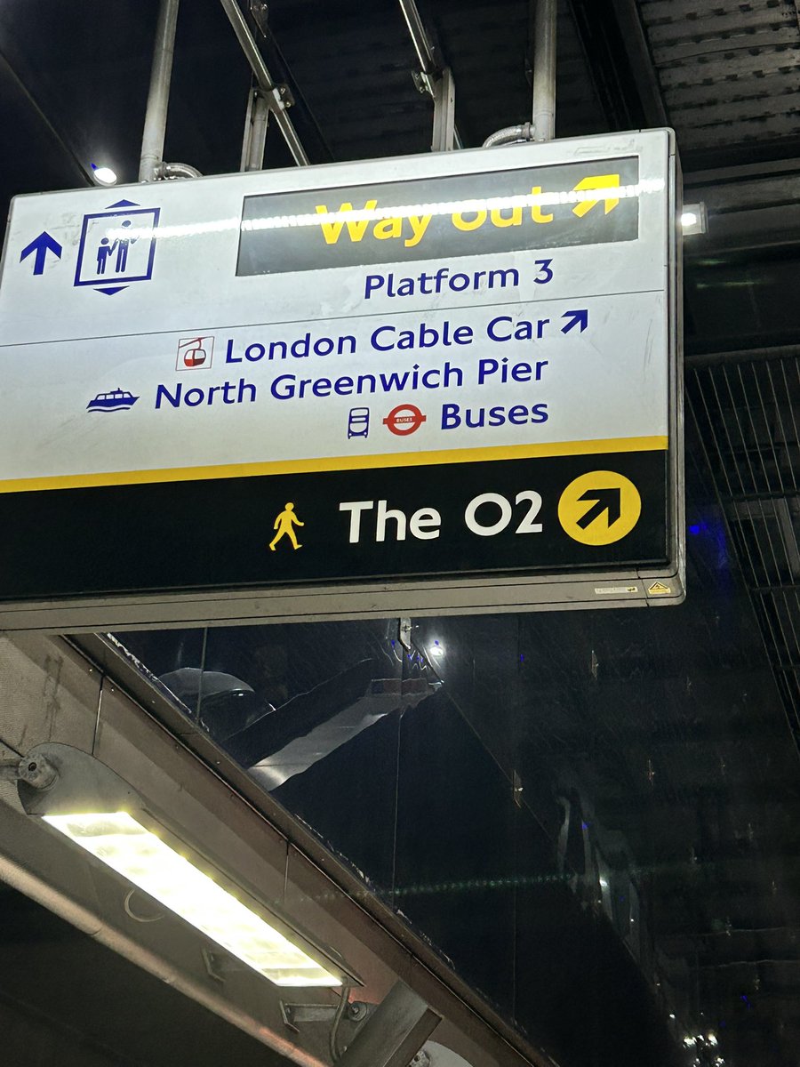 Here <a href="/TheO2/">The O2</a> to watch Emily do her #youngvoices performance. Only 4 hours early so time for a pint 🍺