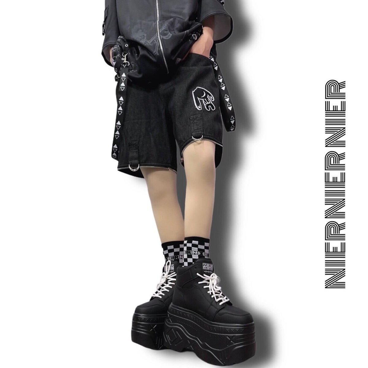 NieR_tokyo's tweet photo. 🎁1日限定プレゼント企画🎁

CONVERTIBLE BLACK 
DENIM PANTS【NIER PATCH】

🎁2名様にプレゼント🎁

◼応募方法
フォロー(@NieR_tokyo) & リポスト
◼締切〆  2月6日24時

ユニセックスアイテムです。

※こちらは締め切り後に
販売開始開始される商品になります。

※鍵垢の方も対象内です。

是非ご参加ください🙇‍♂️🙇‍♀️