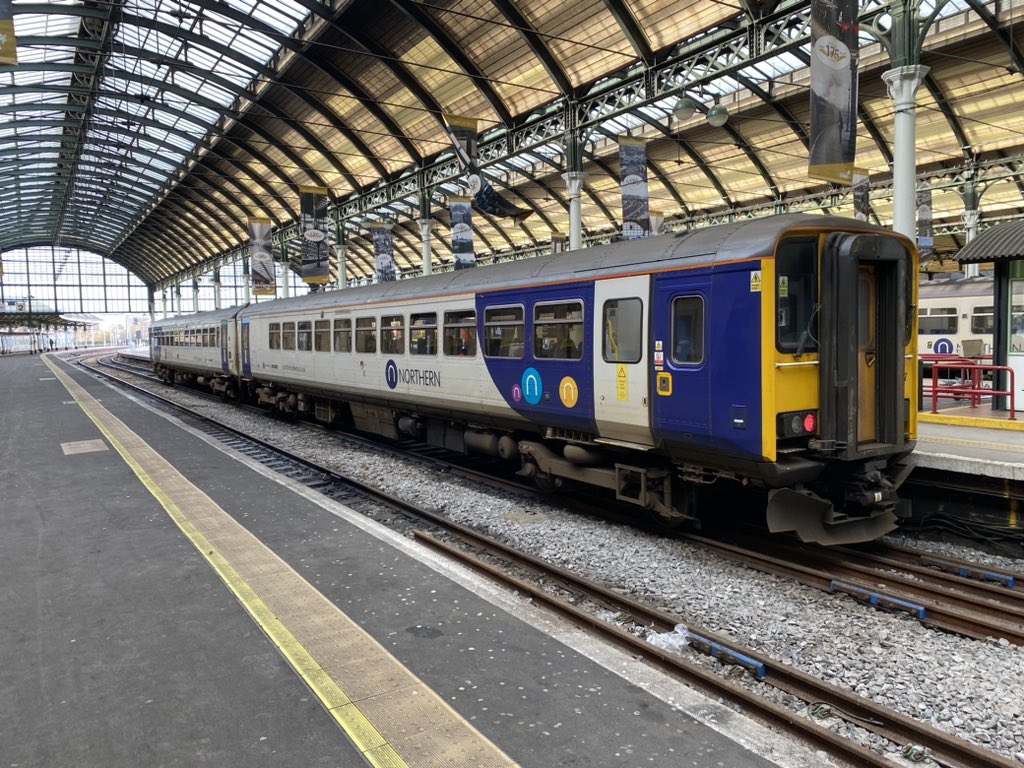 loypass_SCCar's tweet image. 🚈🚄 Traction observations of note from the morning. @northernassist #class155 #Drax @LNER #class800 #Azuma #YouBelong