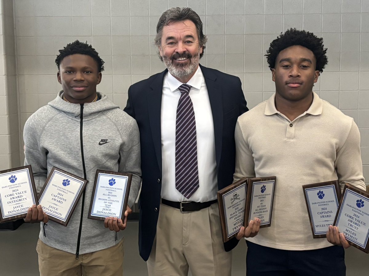 MylesTwyman's tweet photo. On Sunday we had our end of the year banquet. Blessed to recieve the awards that I did. Could not have done it without my teammates. 

Football High Academic Honors(All A’s)
6A 1st Team All Region Running Back
Black Shirt Special Teams Award
Captains Award
Core Value Award: Trust https://t.co/FgvCgEyJo3