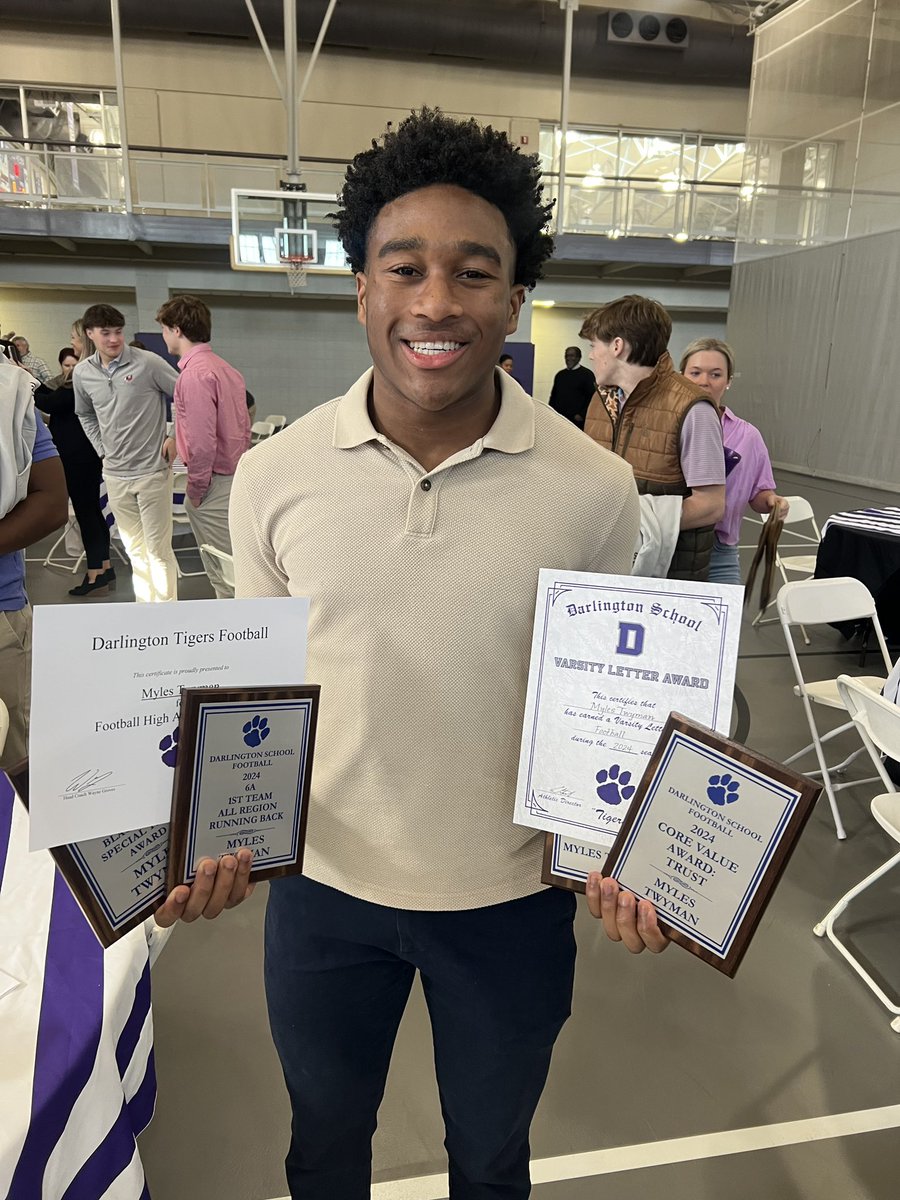 MylesTwyman's tweet photo. On Sunday we had our end of the year banquet. Blessed to recieve the awards that I did. Could not have done it without my teammates. 

Football High Academic Honors(All A’s)
6A 1st Team All Region Running Back
Black Shirt Special Teams Award
Captains Award
Core Value Award: Trust https://t.co/FgvCgEyJo3