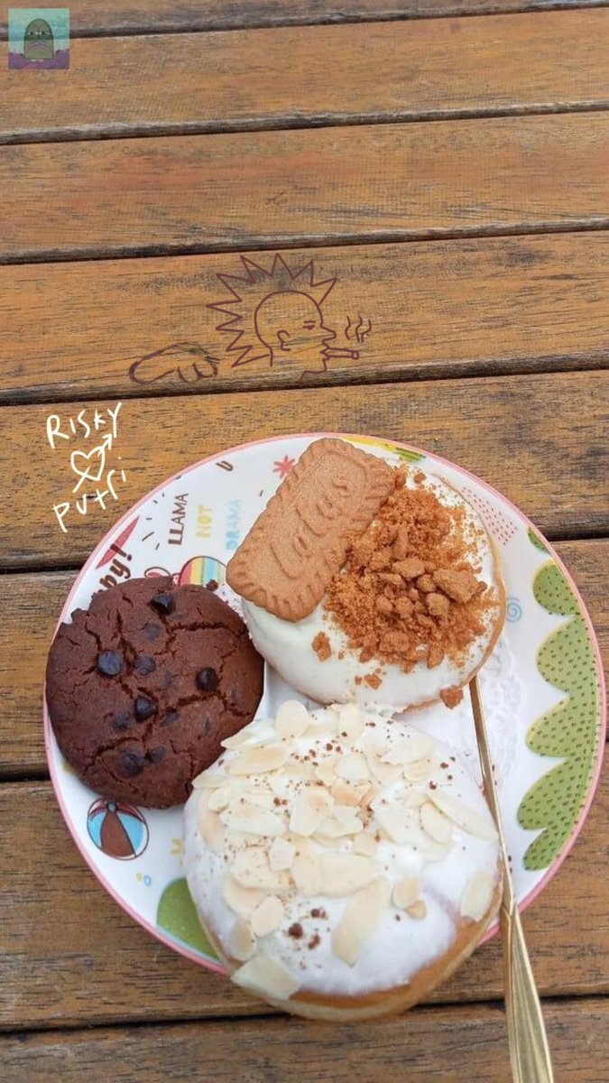 C u t e m (e) a n tweet media