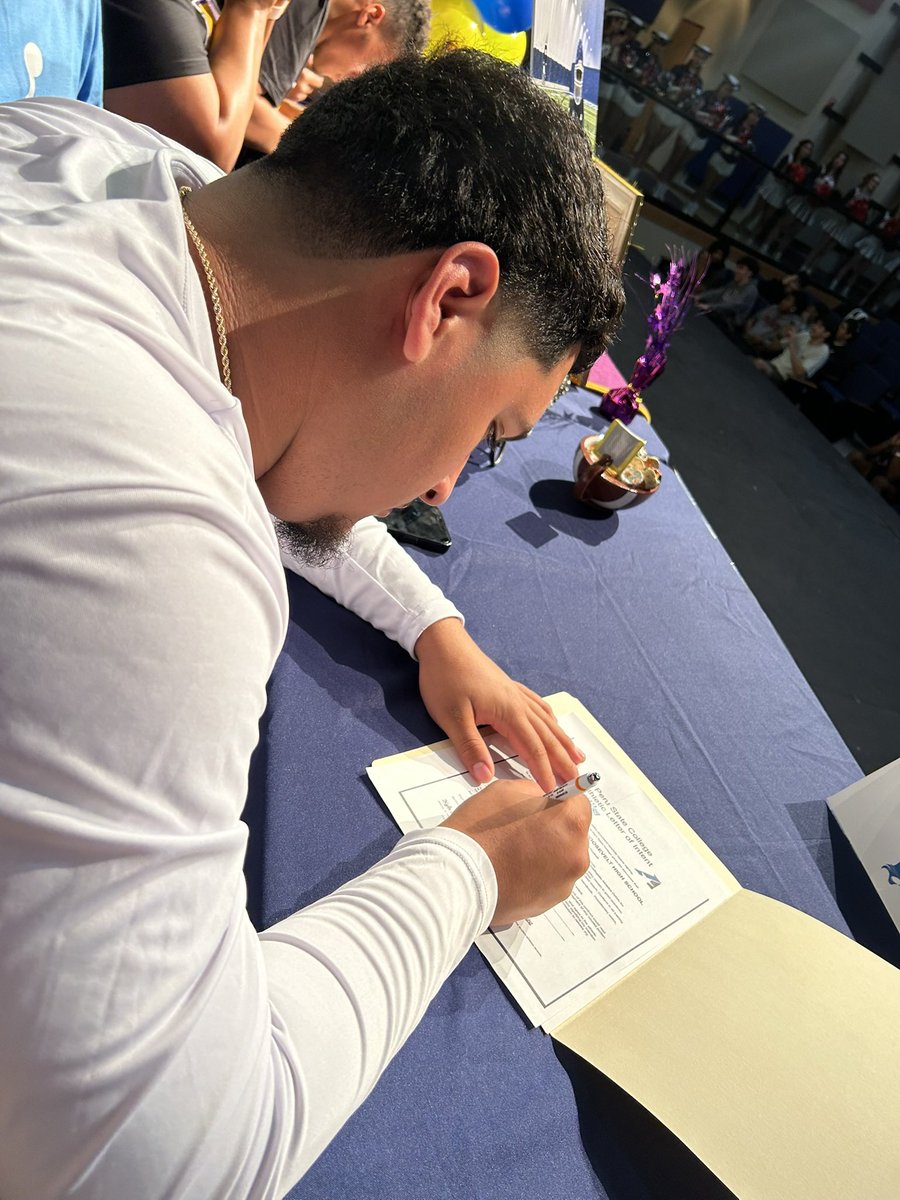 Officially signed to <a href="/PSCFootball/">Peru State Football</a> can’t want to see what the future holds for me!!