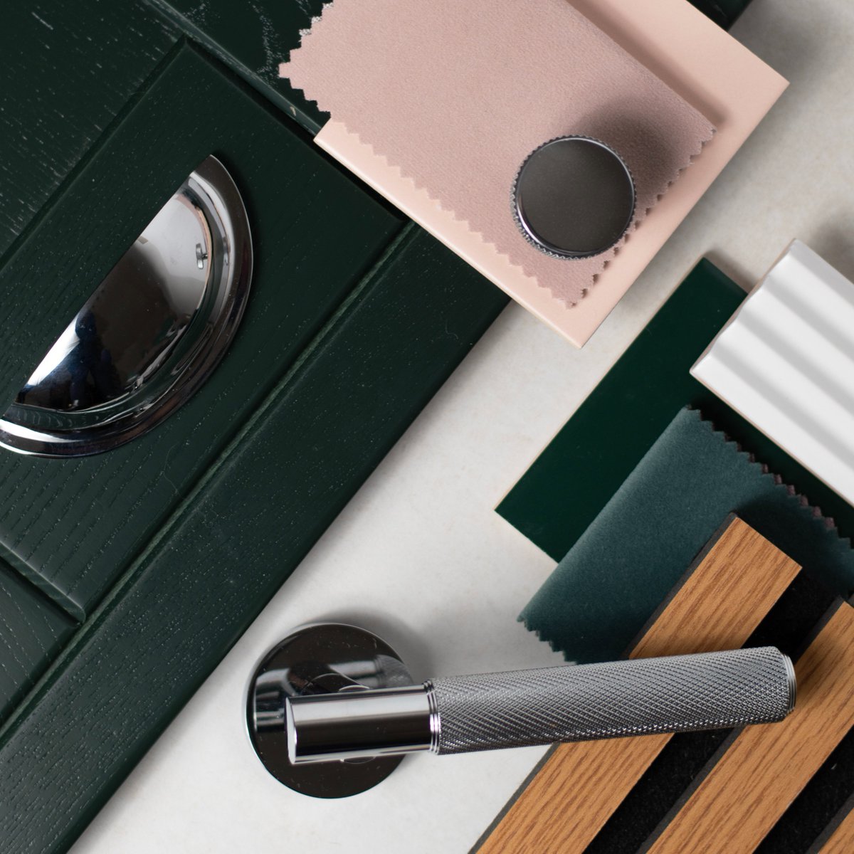 Pink and green, the perfect contemporary interior scheme! Sleek and modern, our ironmongery collection features a versatile range of cabinet hardware, levers and knobs.bFollow the link to explore more: atlantichandles.com

#AtlanticUk #Ironmongery #DoorHandle #PolishedChrome