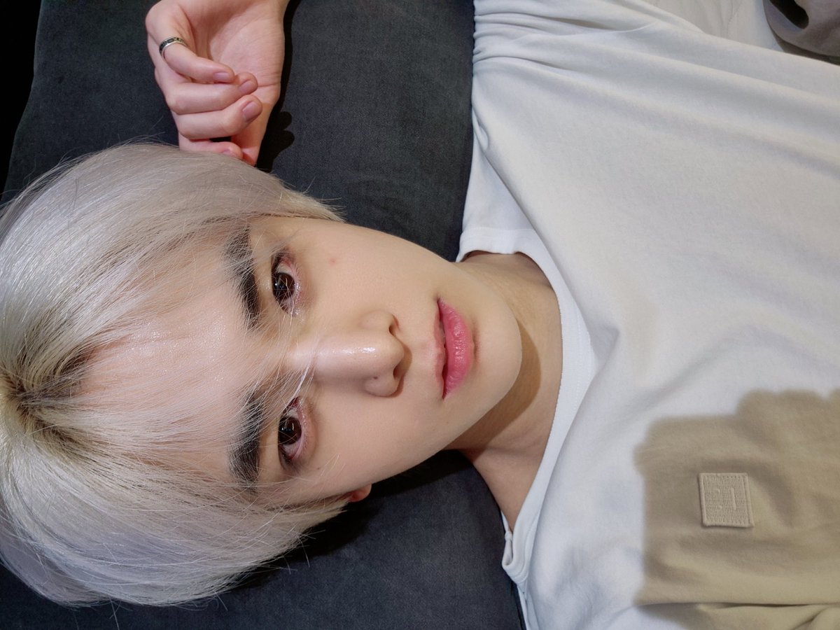 bbbbang9788's tweet photo. 오 나의 왕자님 https://t.co/v64ePzeJh8