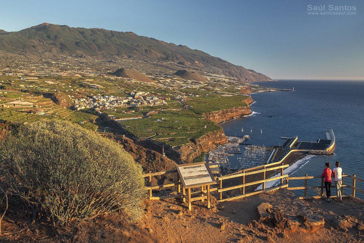 Panorámica del Valle. Primera foto - febrero de 2025, segunda foto - febrero de 2020. 5 años de diferencia. Isla de La Palma. 

santossaul.com