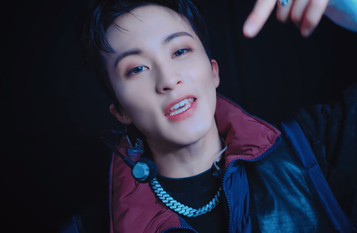 LOOKSMKL's tweet photo. handsome https://t.co/JwAP5BsFzb