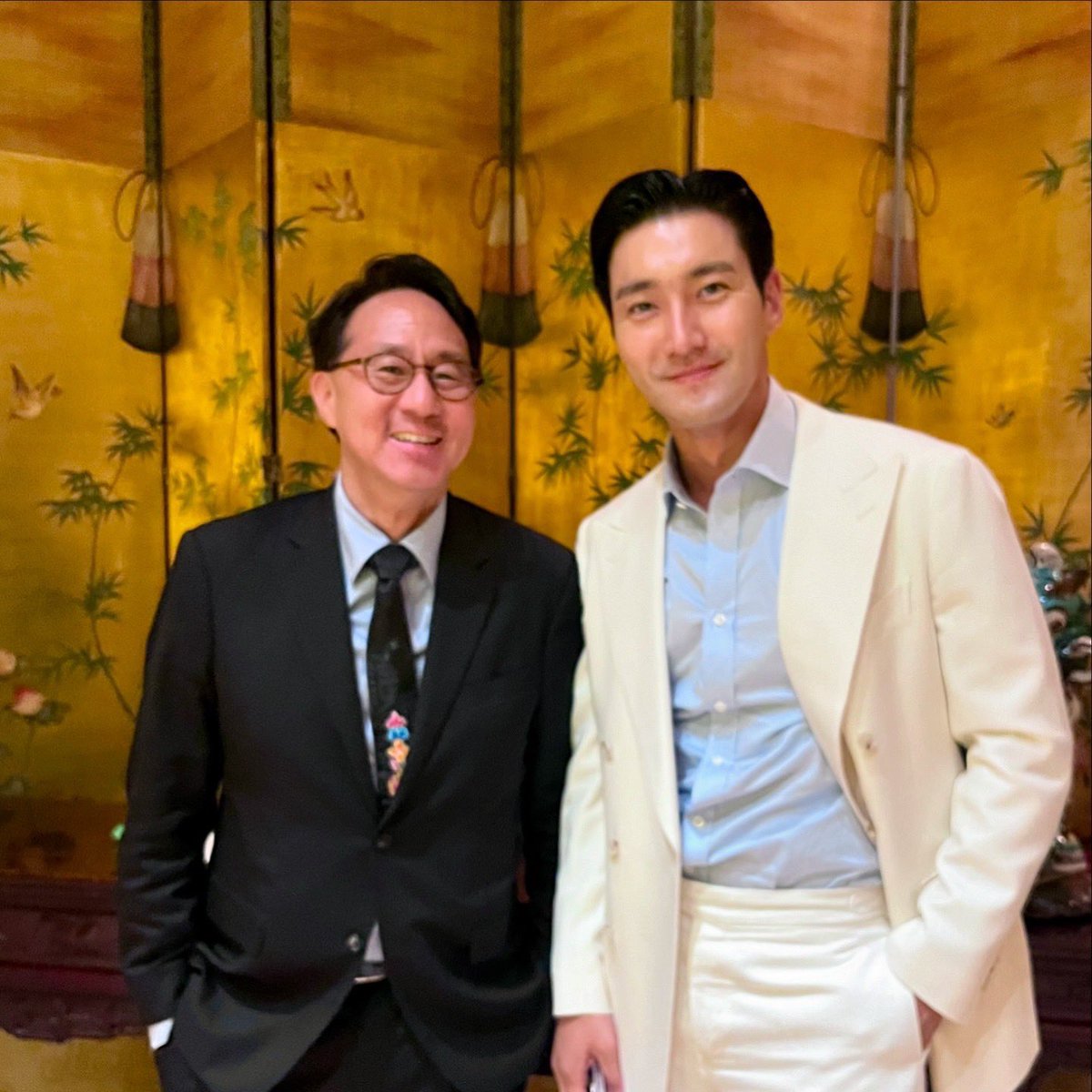 CurtisSChin's tweet photo. #Korea 🇰🇷
#BTSV & all #BTS at the United Nations #UNGA to #Siwon #SiwonChoi at @MilkenInstitute #MIGlobal Asia Summit for @UNICEF_EAPRO to @batterydance in Gwangju for #DanceToConnect, Korean #culturaldiplomacy is on the move. #ImOKwithThat! #hallyu 💜
https://t.co/qCGdwm8NVY https://t.co/OWlxMCI6Sd