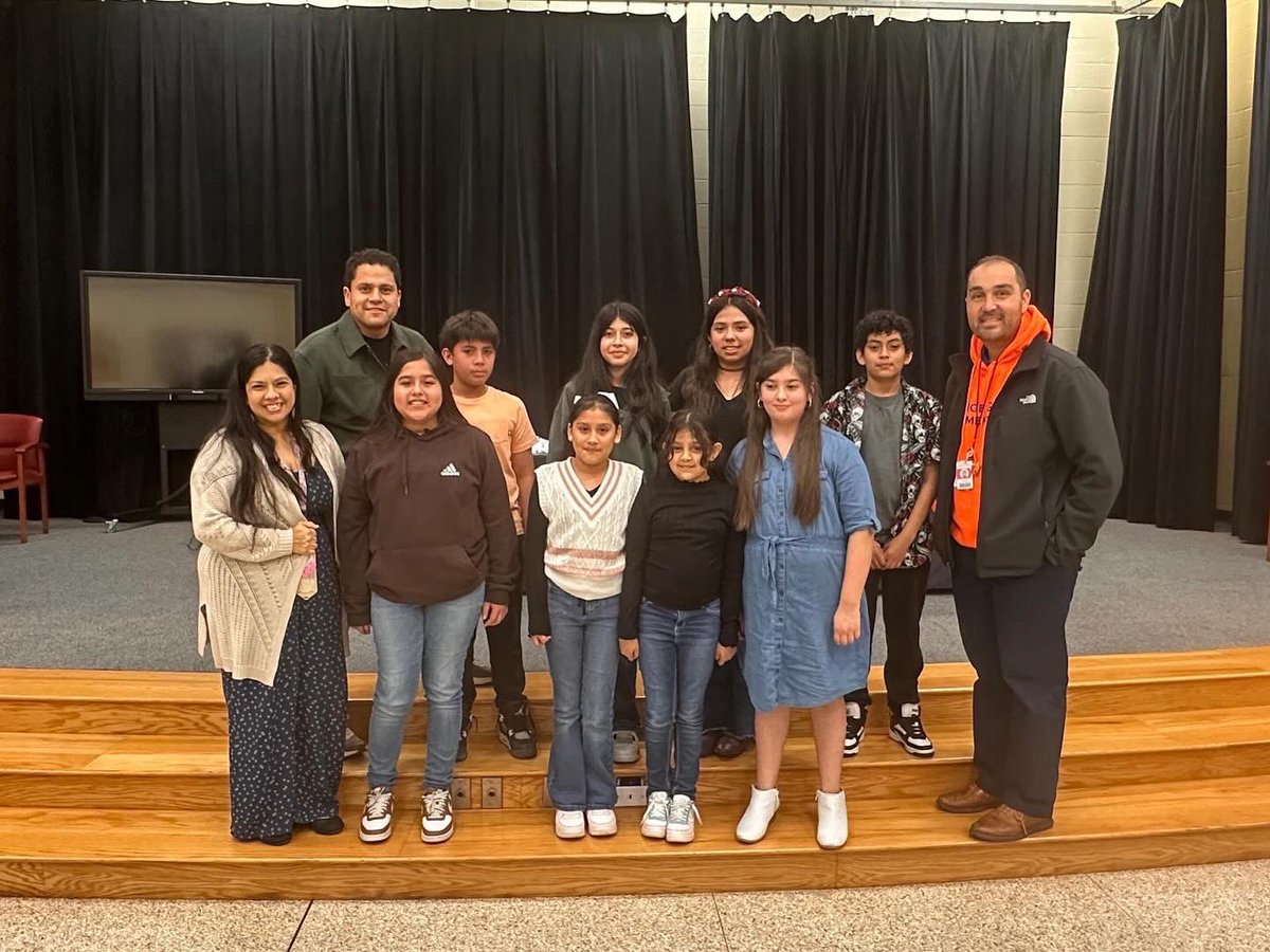 OrangeGroveAISD's tweet photo. ๐ Huge congratulations to our students for advancing to STATE in the History Fair! ๐๐ All your hard work and dedication have paid off! Best of luck as you represent OG at the state competition. Letโs go make history! โจ #HistoryFair #StateBound #aldineimpact https://t.co/l1yiABOsNF