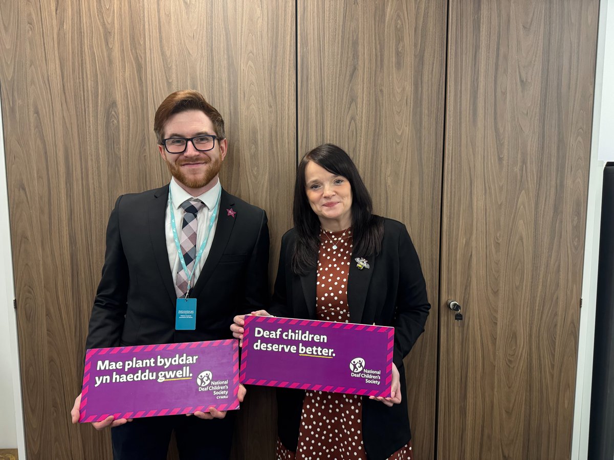 Diolch i @buffywills, Cadeirydd y Pwyllgor <a href="/SeneddPlant/">Y Pwyllgor Plant, Pobl Ifanc ac Addysg</a> am gyfarfod â ni heddiw i siariad am Athrawon Plant Fyddar a'r TGAU BSL. 

Thank you to Buffy Williams MS, Chair of the <a href="/SeneddChildren/">Children, Young People and Education Committee</a> Committee, for meeting us today to discuss Teachers of the Deaf and the BSL GCSE.