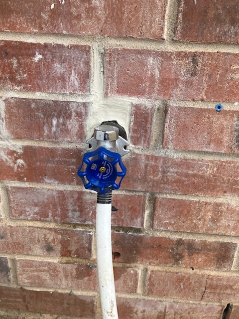 We recently replaced this outdated exterior faucet with a brand new, efficient model. No more drips &amp; a fresh look for this home.  

Contact us for all your home maintenance needs! ➡️ excellentamericanpainting.com

#FriscoTX #HandymanServices #PlumbingRepair #ExcellentAmericanPainting