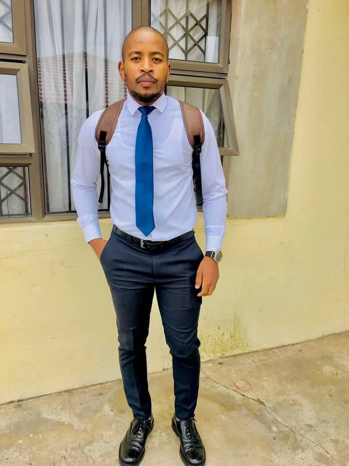 Hey guys please help my brother find a job

“I am a candidate attorney in need of articles:”

Name: Simphiwe 
Surname: Kheswa
Qualification: LLB degree
                      PLT at UKZN law school
Driving license: C1 (Code 10)