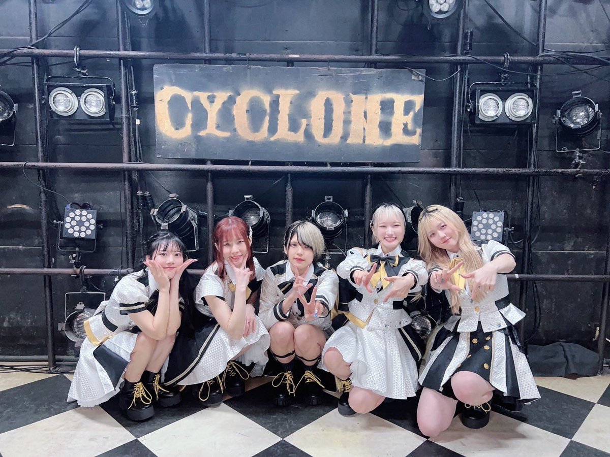 Symdolick's tweet photo. 大変お世話になったKiller Tuneさん。
最後まで素敵なイベントを作ってくださりありがとうございました。
［Symdolick LAST 4MAN LIVE -THANKS-］最高に熱い場所でした！
大好きなイベントです。

残すはついに2/8ラストライブ。
最後の最後までよろしくお願いいたします。 https://t.co/8bCB0wrqwq