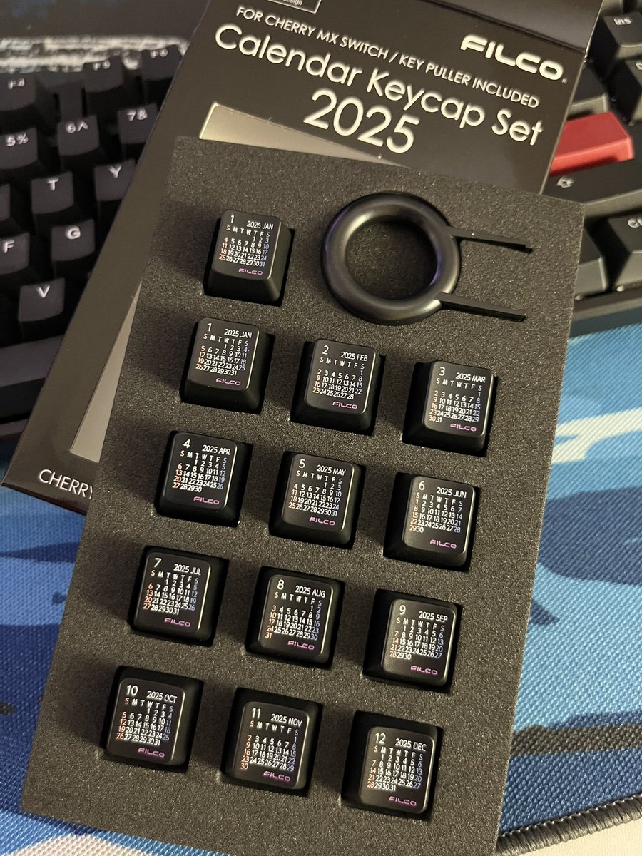 5 lucky people to RT this will get a free set of Filco calendar keycaps 📅