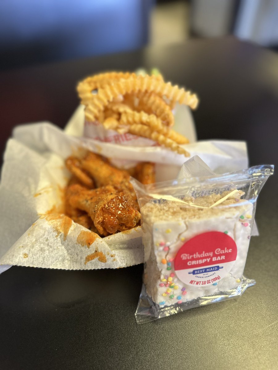 WemosWings's tweet image. 😉 Looks like a well-balanced meal to me

👍 The first person you tag has to take you to lunch

📲 Skip the line and order ahead at WemosWings.com or call us at 251-633-5877
#wemos #wings #mobilealabama #mobtown #somobile