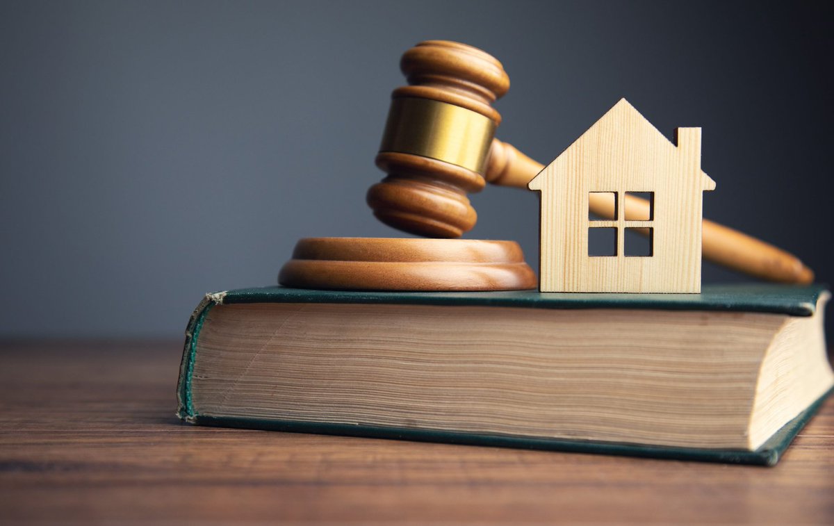A sudden eviction notice may seem unfair, but it could be legal under Kenya’s controlled tenancy laws. In this article, #EileenChepchumba explains that landlords must follow strict procedures, including a 2-month notice &amp; tribunal recourse.
Read more: kiunga.co.ke/tenancyblog.ht…