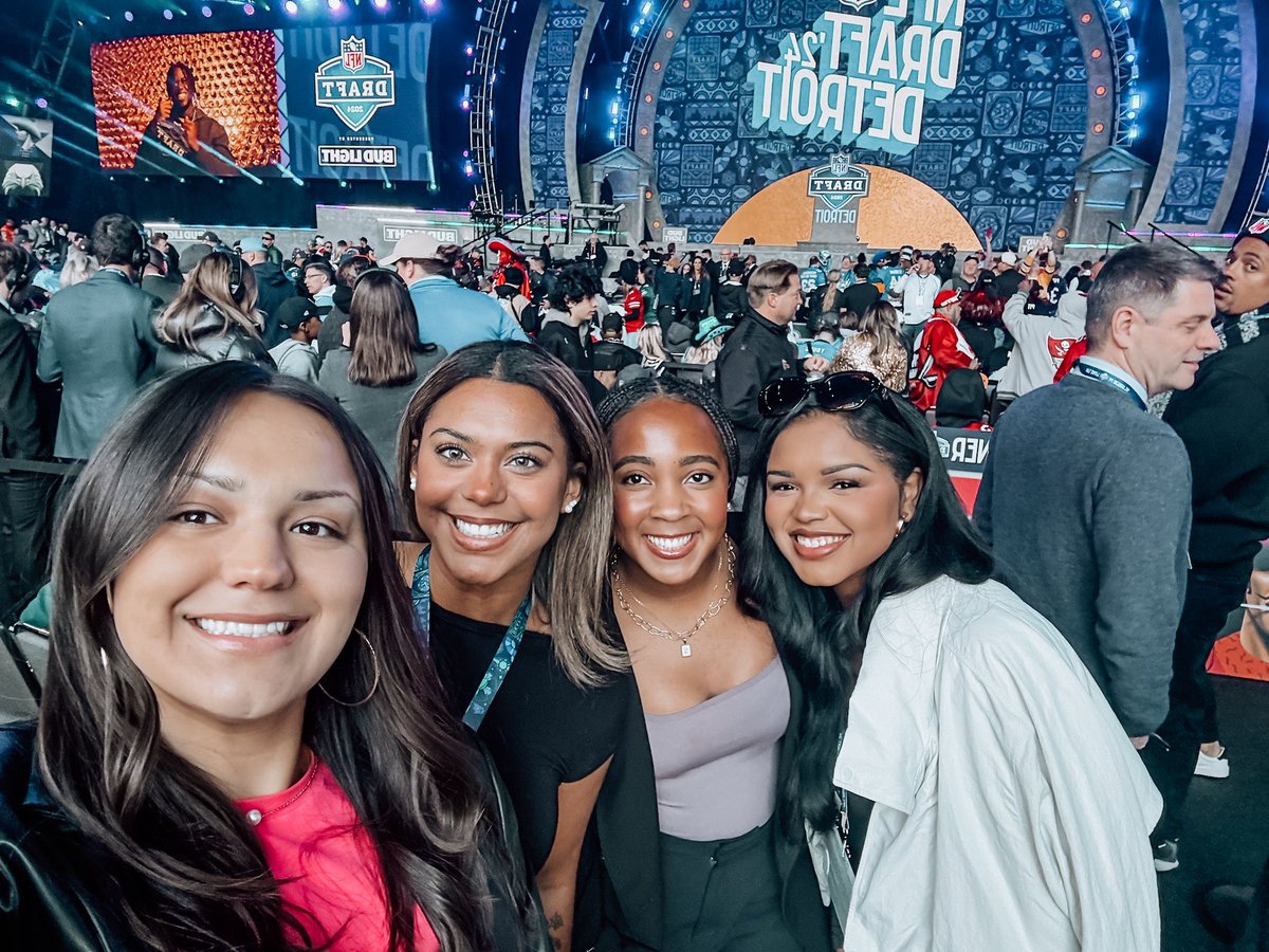 Happy national girls and women in sports day. So grateful to do what i love everyday around other amazing women! Here's to continuing to grow and empower each other :) #NGWSD