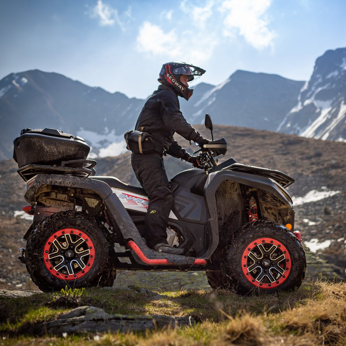 See more of the outdoors with Segway Snarler AT6L.

Delivering smooth, torquey power of 44hp (48nm of torque) the AT6L can haul everything you need for extended stays in the mountains, whether it's fishing or camping.

powersports.segway.com