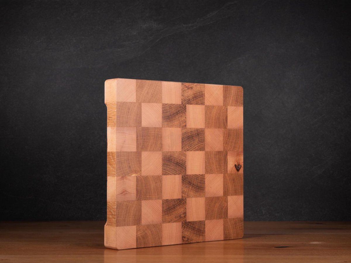 Stirnholz Schneidebrett aus Eiche &amp; Buche mit ❤️. Das perfekte #Valentinstag Geschenk
Jetzt erhältlich auf <a href="/Etsy/">Etsy</a> <a href="/EtsyDE/">Etsy Deutschland</a>  
#schneidebrett #servierbrett #choppingboard #luxury #kueche #handmade #perfection #madeingermany #bitcoin accepted #etsy #etsystore

edlehoelzervonkoc.etsy.com/listing/185563…