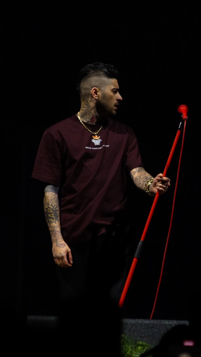 zayndailynews's tweet image. Zayn on stage in San Francisco last night.

#ZaynSTTSTour 
#ZaynSTTSTourSFN2 

📷: chrisliandaza