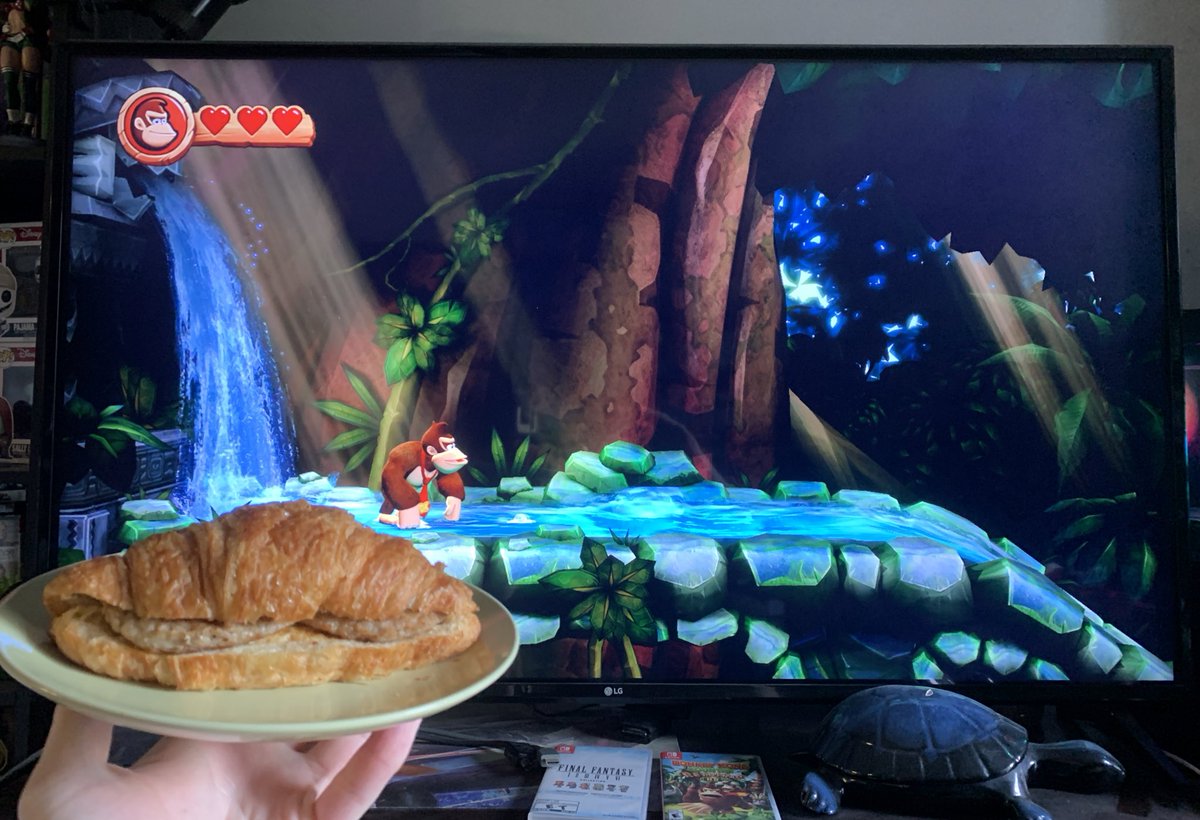 CynicalFate's tweet image. Starting the day off right with a breakfast sandwich and starting world 4 in Donkey Kong. 
I really need to learn how to make croissants, they are just so damn good.
