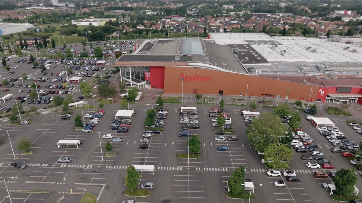 💶 1 milliard d’euros de dividendes. C’est ce que les Mulliez ont remonté de Decathlon en novembre dernier. Au même moment, Auchan, qui appartient aussi à la famille, licencie 2 389 personnes. Gabriel Garcia a enquêté pour #CashInvestigation sur cette famille du Nord qui