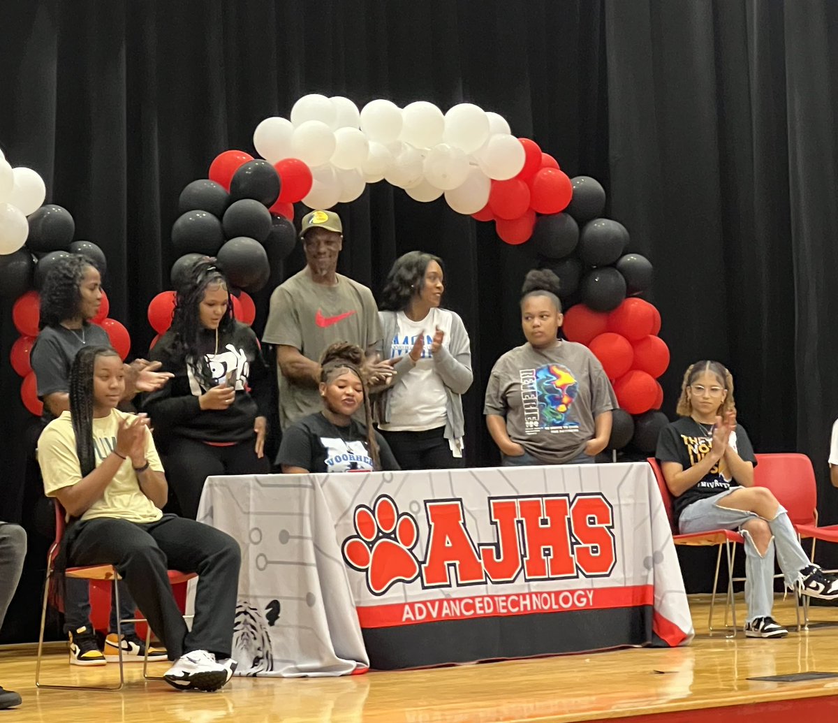 talleymama's tweet photo. The female 🎓Student-Athletes dominated the stage for @A4JaxTigers at today’s #NSD2025 with three softball 🥎 players and one basketball 🏀 player.  Good luck to all these Tigers 🐯 @DuvalSchools in their #CollegeBound journey https://t.co/la4Lev4GIX