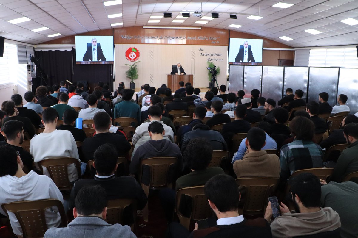 temizakil06's tweet photo. Temiz Akıl Ankara Üniversite Gençliği olarak Adana'da Düzenlenen "Alparslan Kuytul Hocaefendi ile söyleşi" programına katıldık. 

"Bizler üniversite sıralarından gelen genç neferleriz, tevhid yolunda seninleyiz ve asla geri dönmeyeceğiz!"

#TemizAkıl https://t.co/y4x9PUYoZp