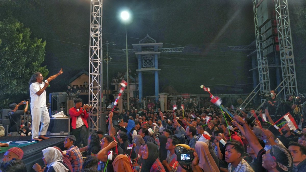 arul_mohammad's tweet photo. @PatubMbel @senncoin @iBayem @eMbahNyutz @picoez @ranggavega @toniheru @pulang_kekotaku Sido mimpin Demo Oke Gas OKe Gas,, Ayo Antri Gasss 😂😁 https://t.co/vpYkKBgoTL